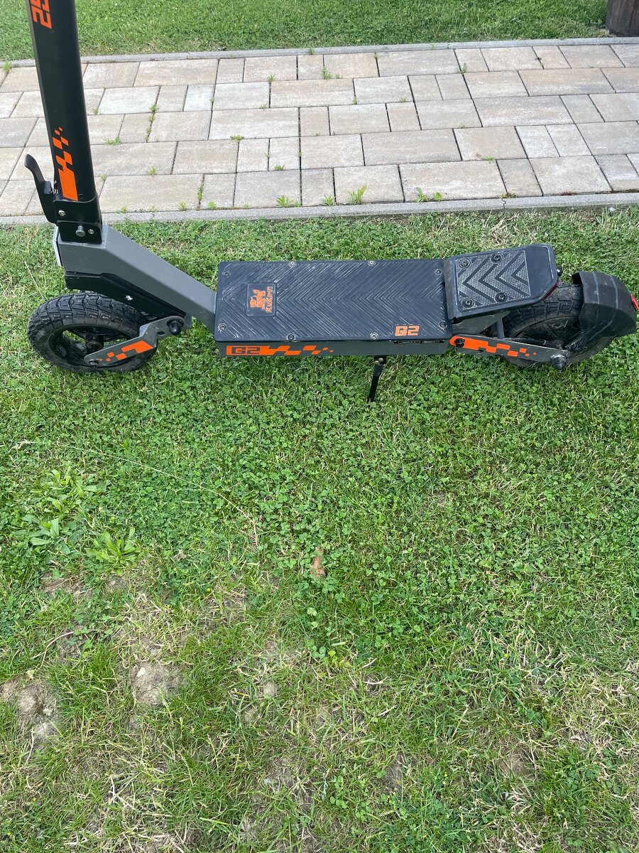 Kolobezka Kukirin g2