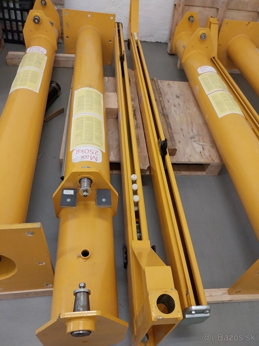 stlpový žeriav Demag 250 kg, nový