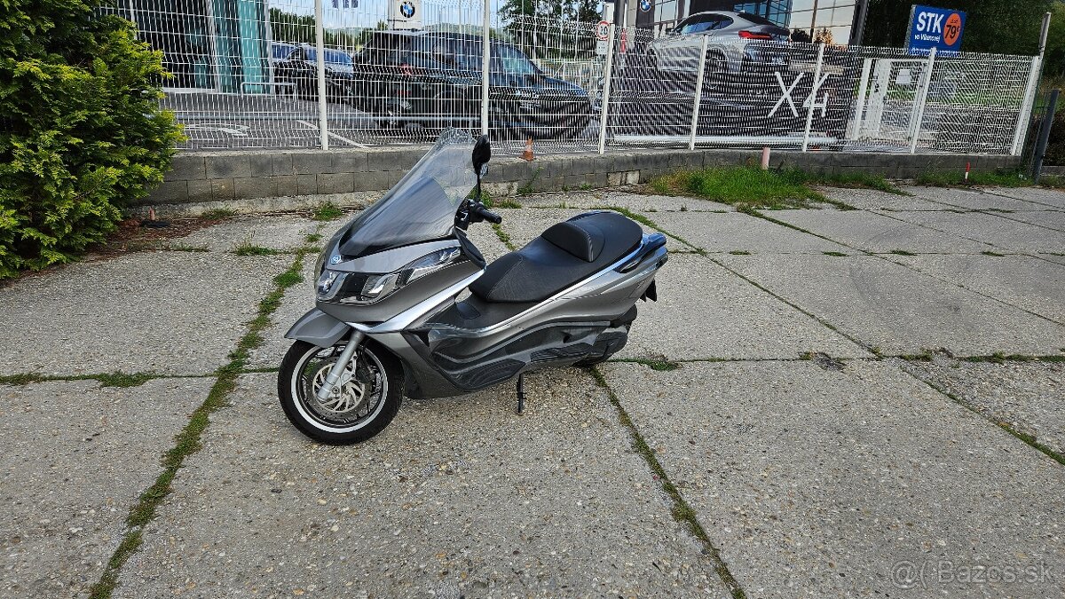 Piaggio X10, 350 Elegance