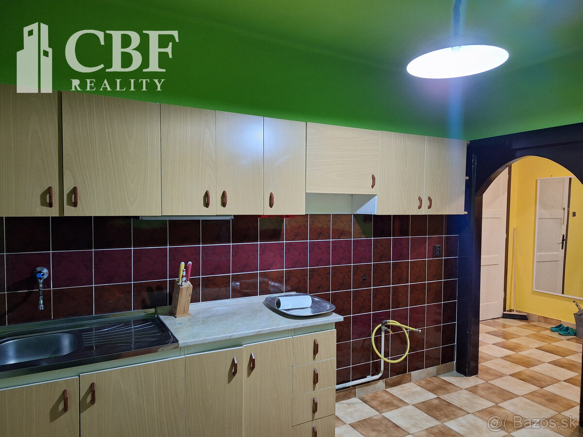 ZNÍŽENÉ  3-IZBOVÝ BYT, GARÁŽ A ZÁHRADA NA PREDAJ V DRNAVE