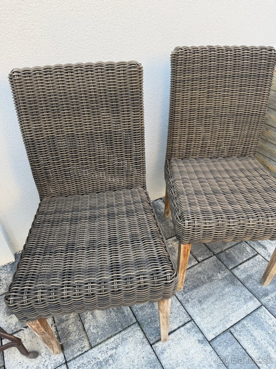 Záhradné ratanove sedenie