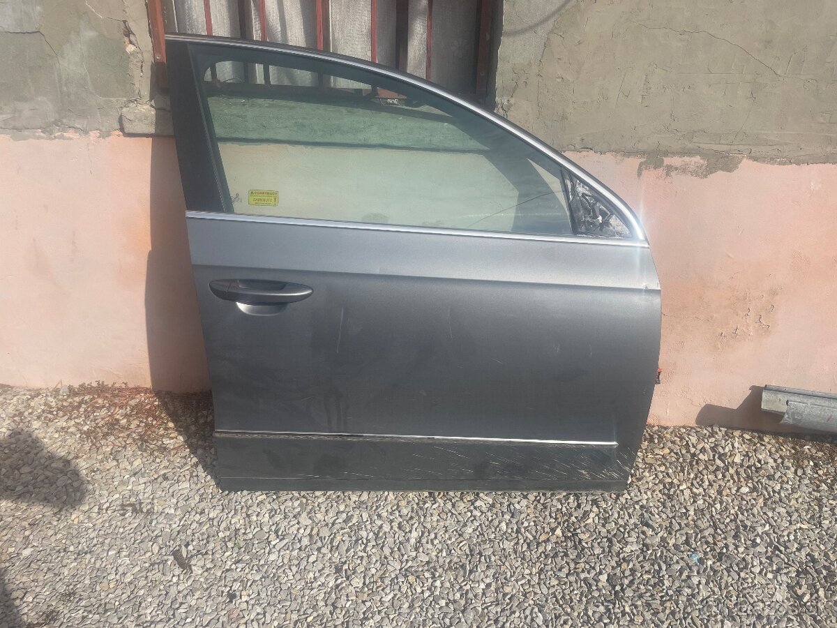 Predné práve dvere VW passat b6 LA7T