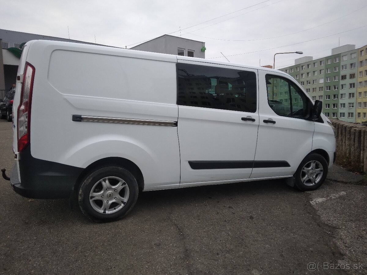 Ford transit custom 6 miestny