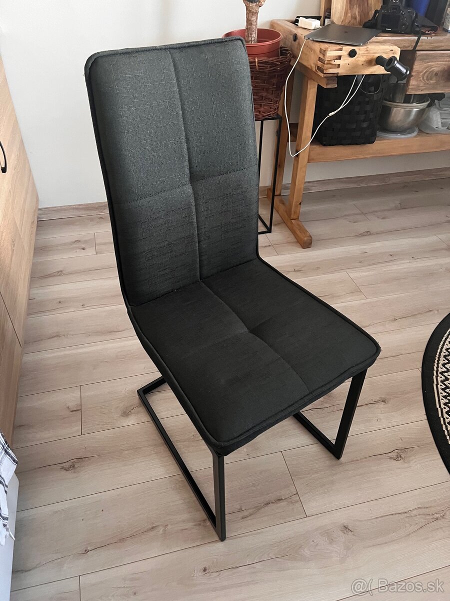 Predám dve stoličky