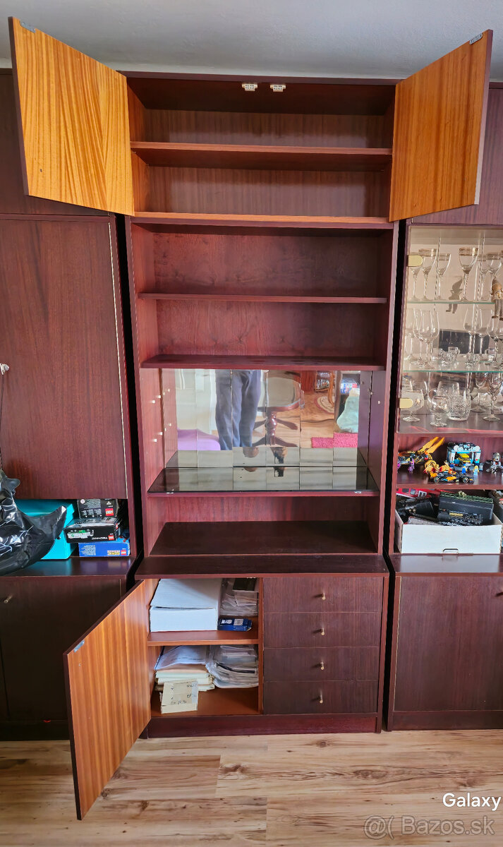 Obývacia stena (aj na diely) + 2 vrchné diely