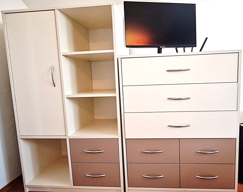 Predam Skrinu + komodu