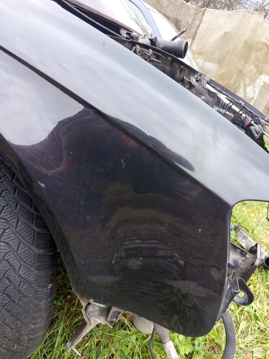 Blatník Audi A4B7 LZ9X PP strana