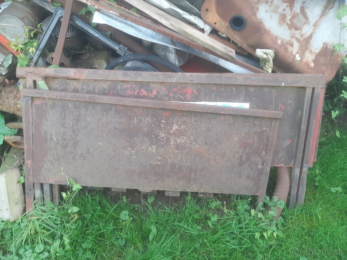 Bočnice vyvýšené na vlečku MT8 070 Mini