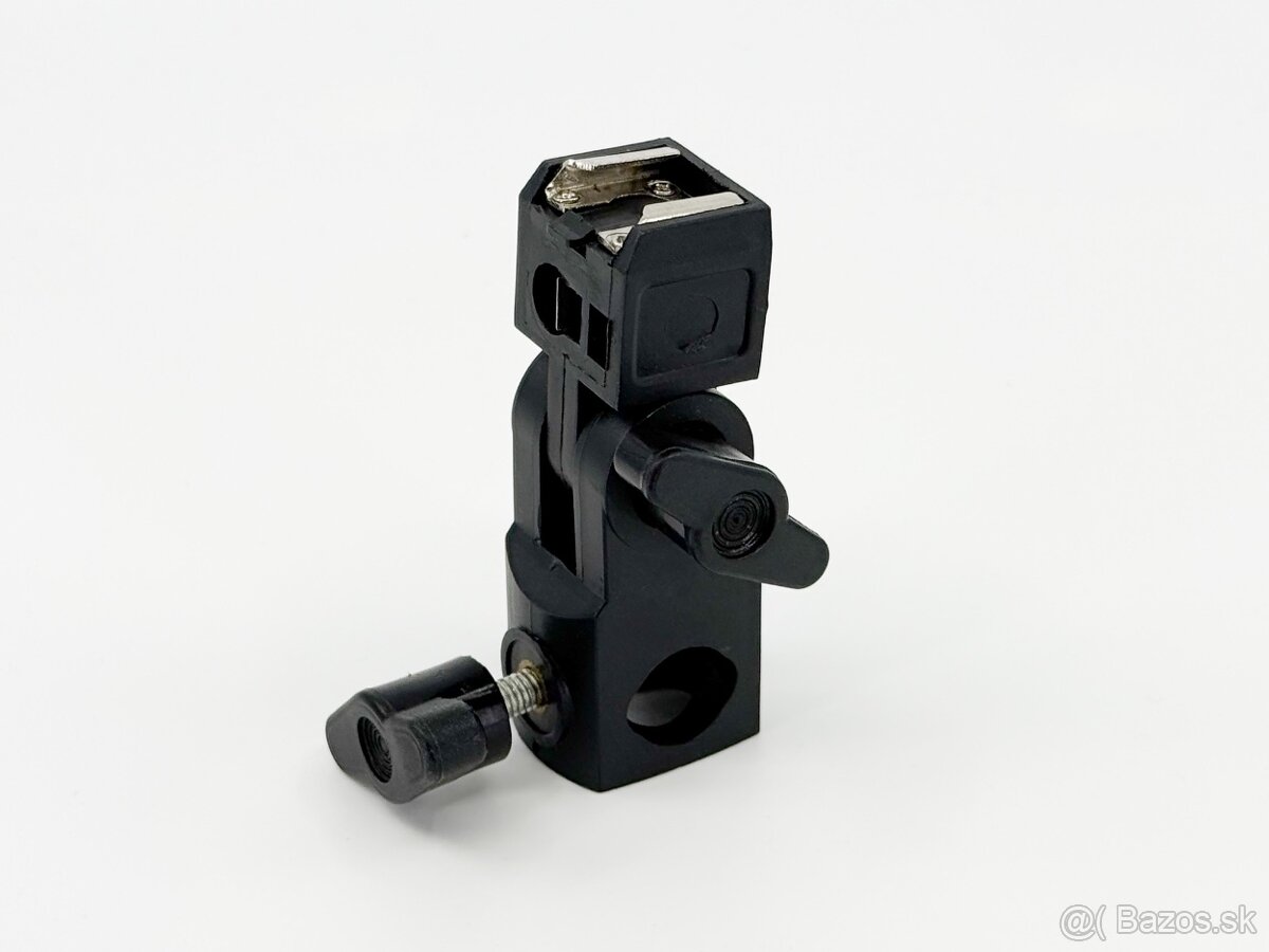 Držiak systémového blesku