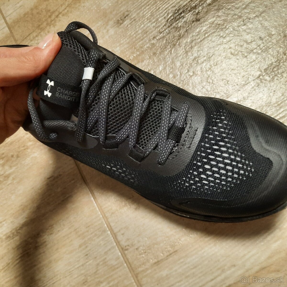 Panske bezecke tenisky Under Armour vel.41