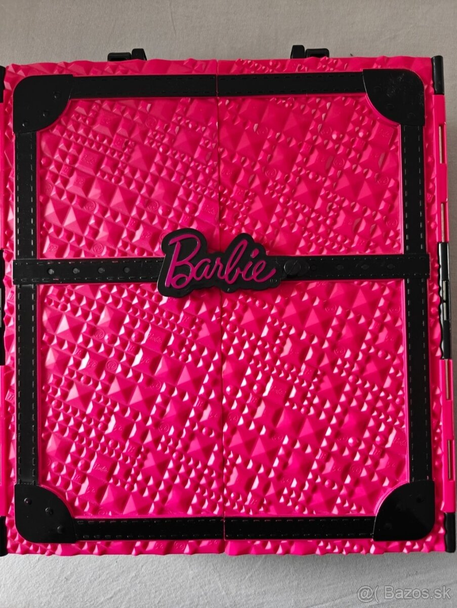 Barbie šatník plus doplnky
