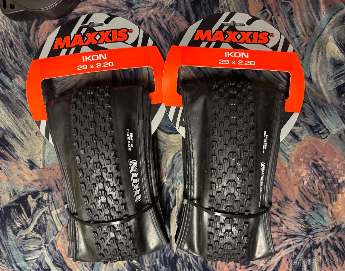 plaste maxxis ikon