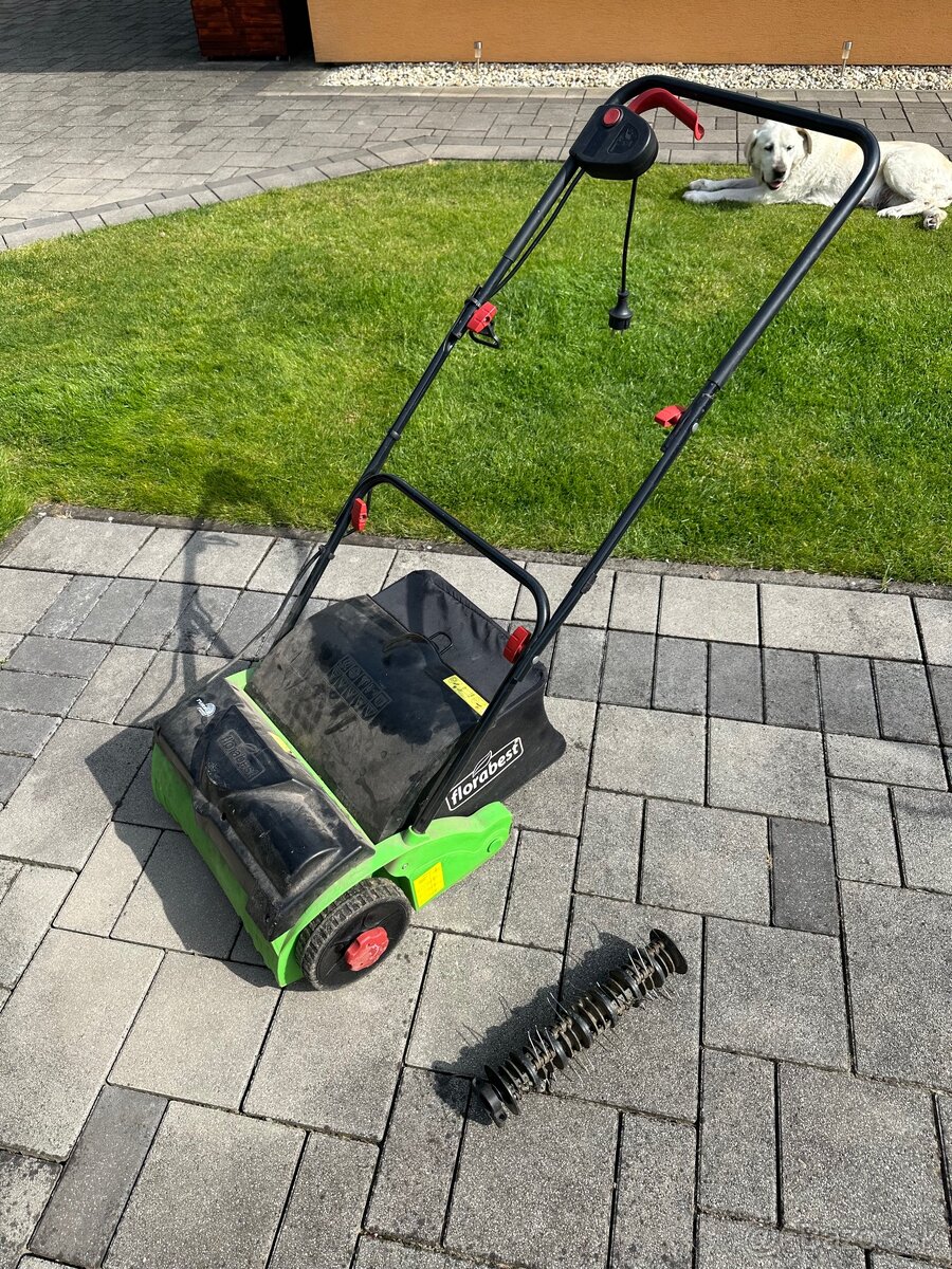 Elektrický vertikulátor na trávu 1200W