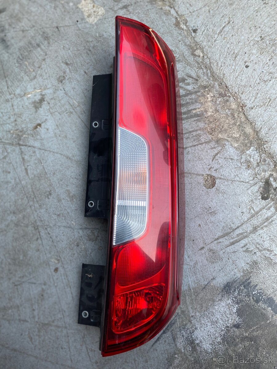 Fiat Doblo - zadné práve svetlo