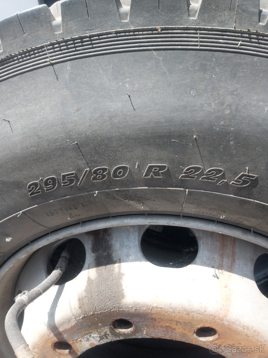 Kolesá 295/80 R22,5