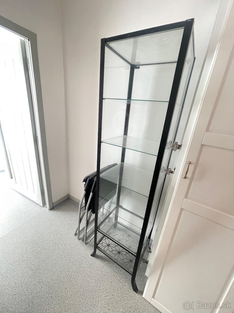 KLINGSBO vitrína čierna/IKEA