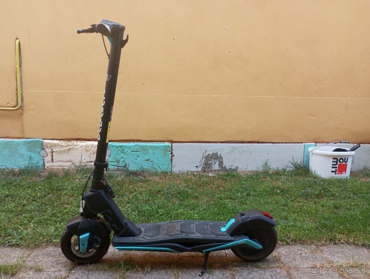 Predám Elektrickú kolobežku Velocifero Mad Air 350W