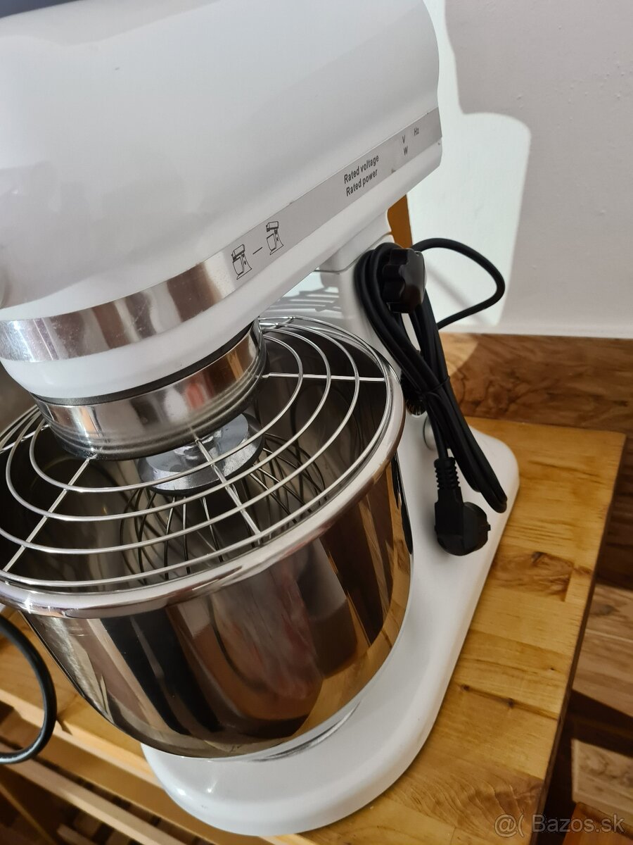 Kuchynsky profi robot 7L