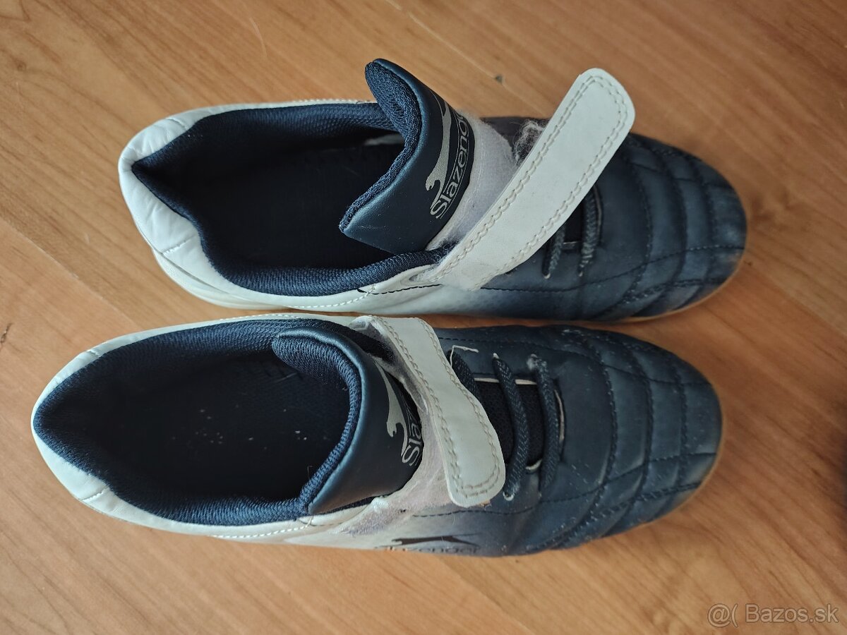 Predám Adidas botasky veľkosť 38 a halovky veľkosť 38