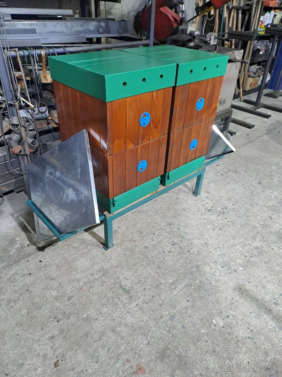 Ponúkam na predaj dva úle v peknom stave