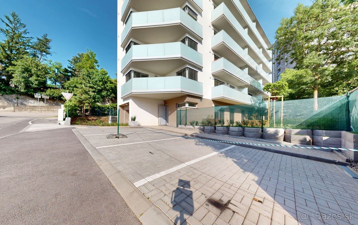 2-IZB. BYT S PARKINGOM, NOVOSTAVBA NA HRADNOM KOPCI