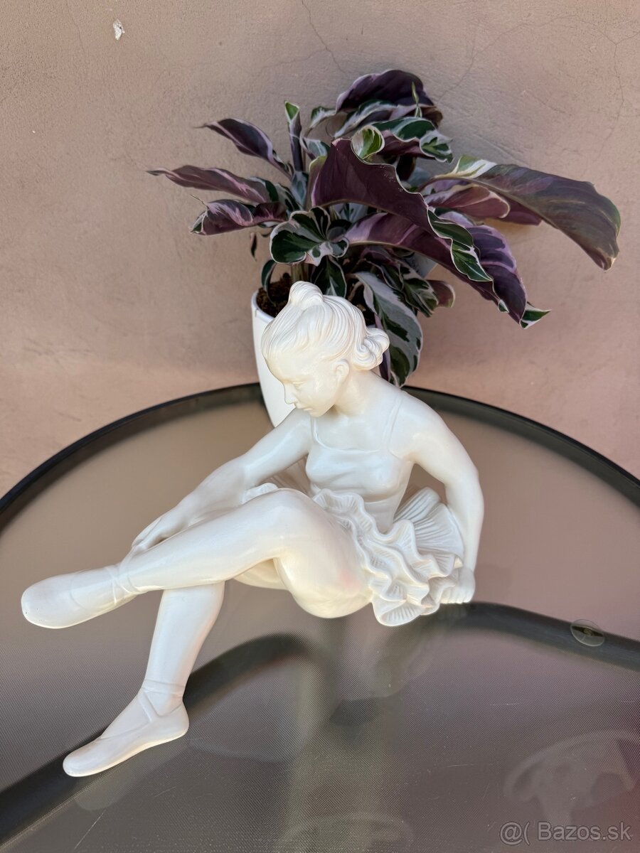 Predam keramicku sošku baletka Jihokera