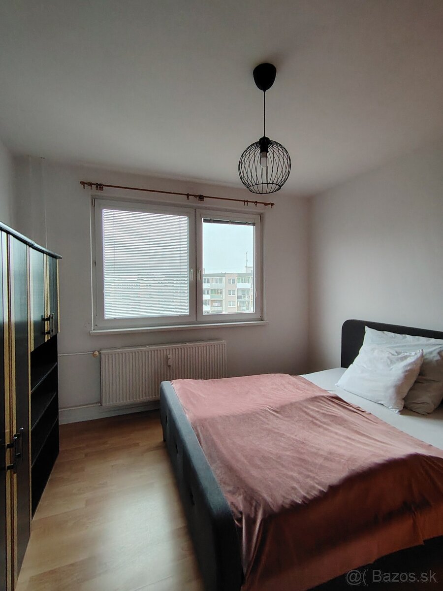 Prenajmem väčší 2-izbový komplet zariadený byt