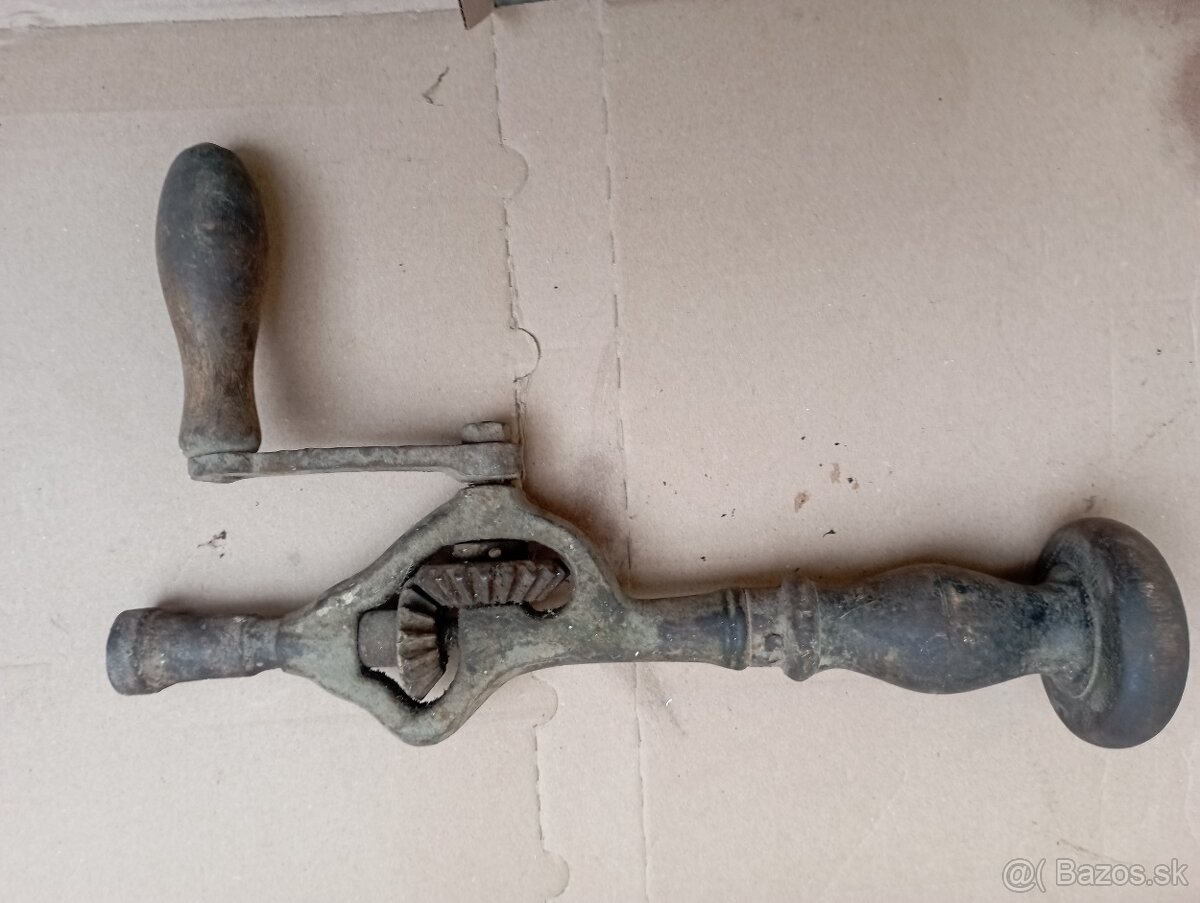 Historicka ručna vŕtačka