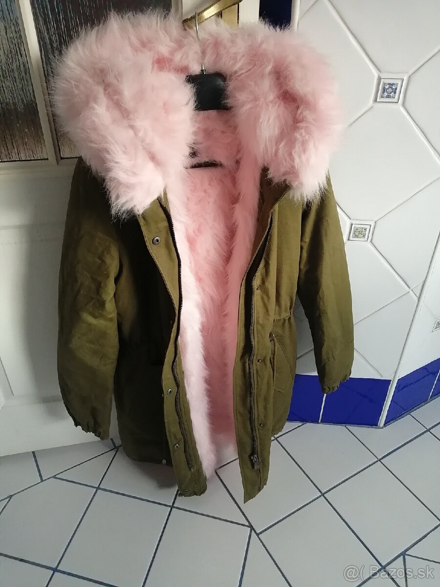Zimná bunda s kozusinou