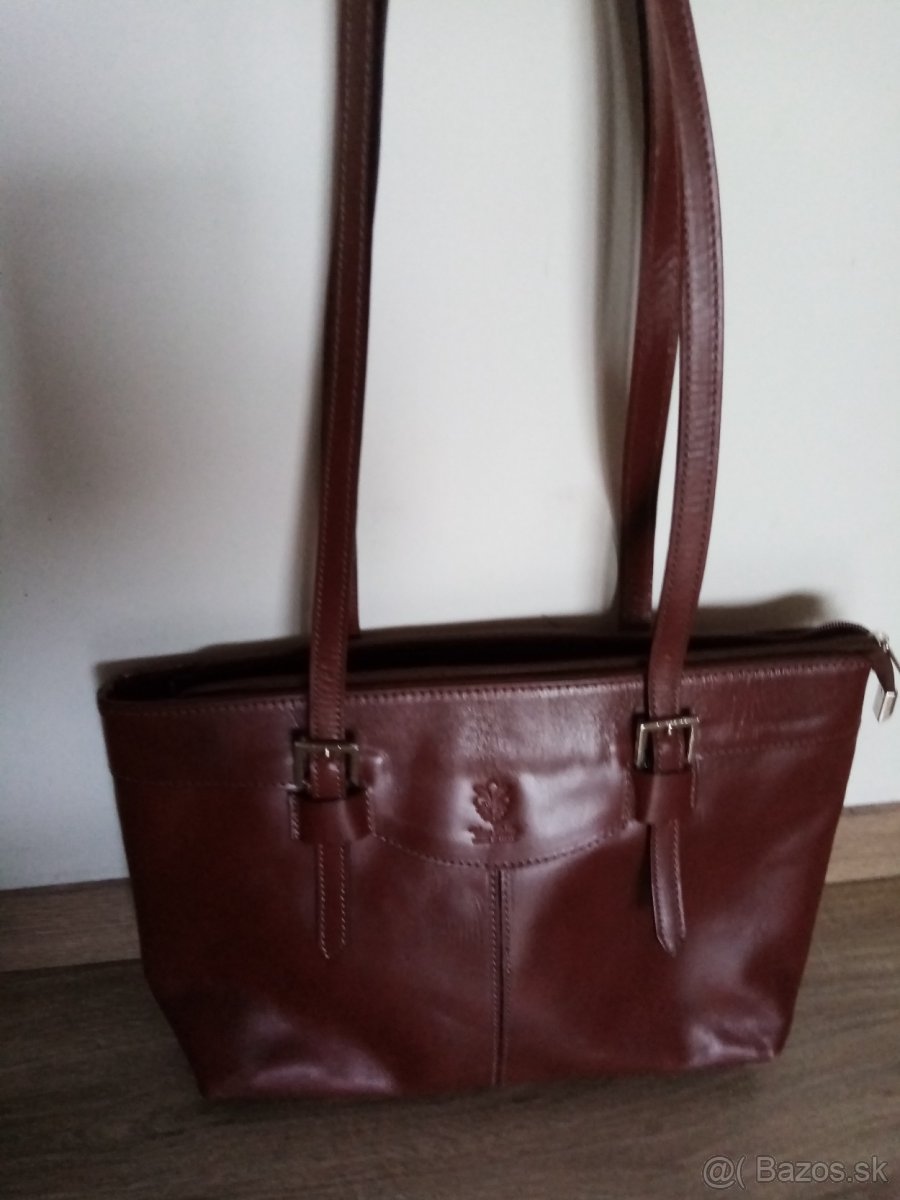 kožená kabelka