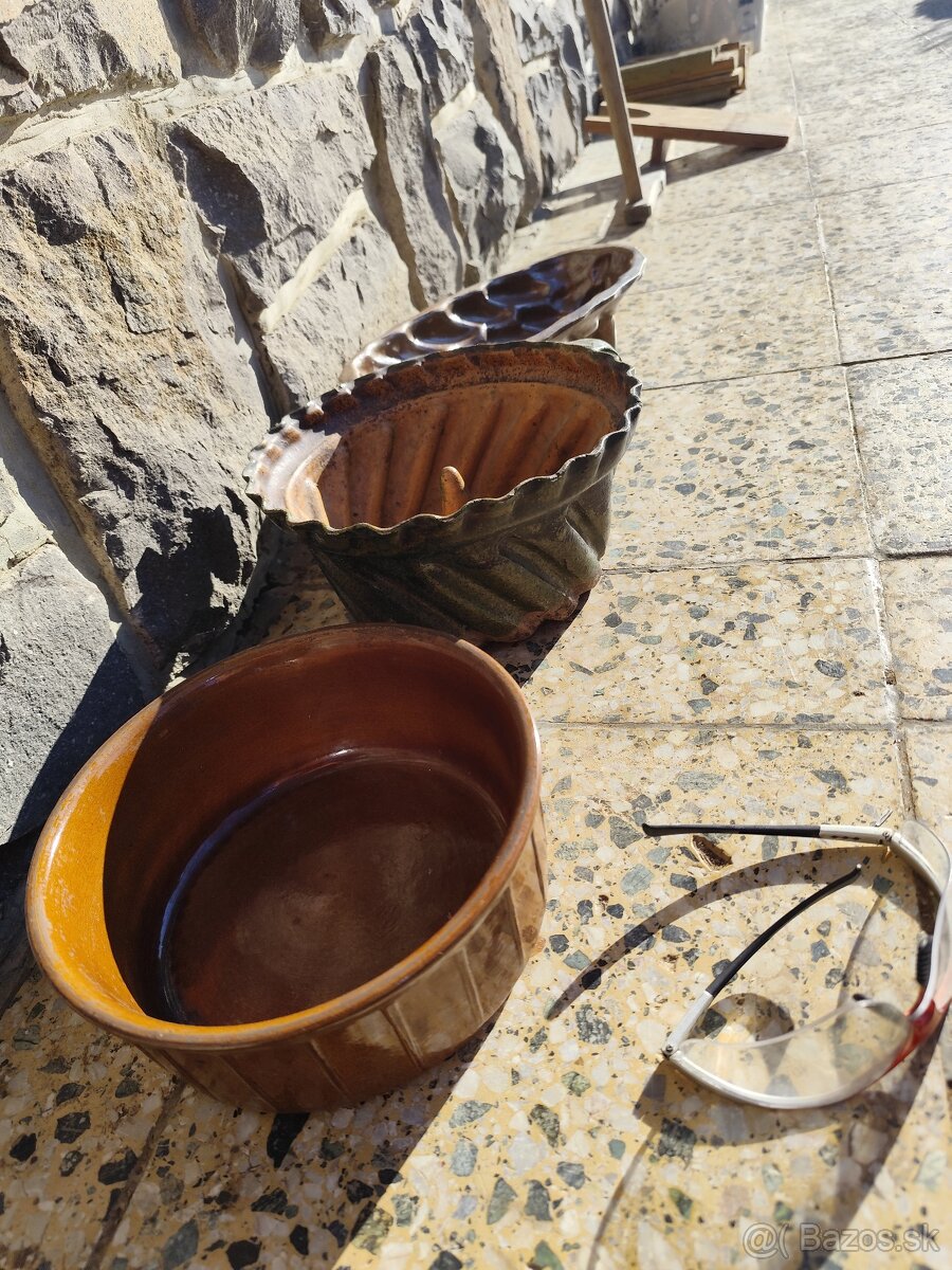 Predám staré formy na pečenie bábovka a podobne