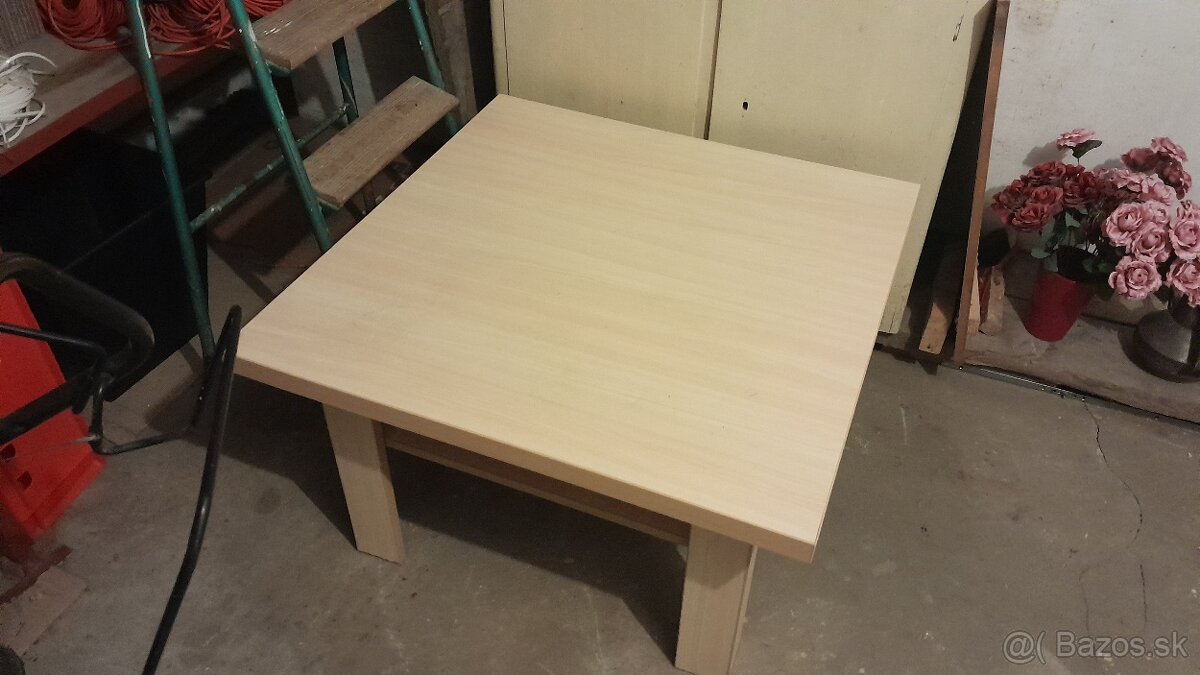 Konferenčný stolík