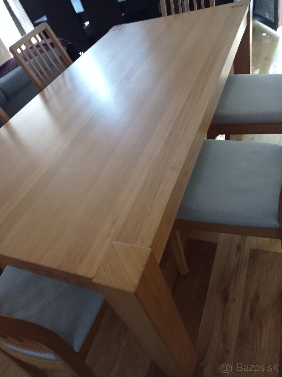 Predám hnedý drevený stôl. 180x91 cm