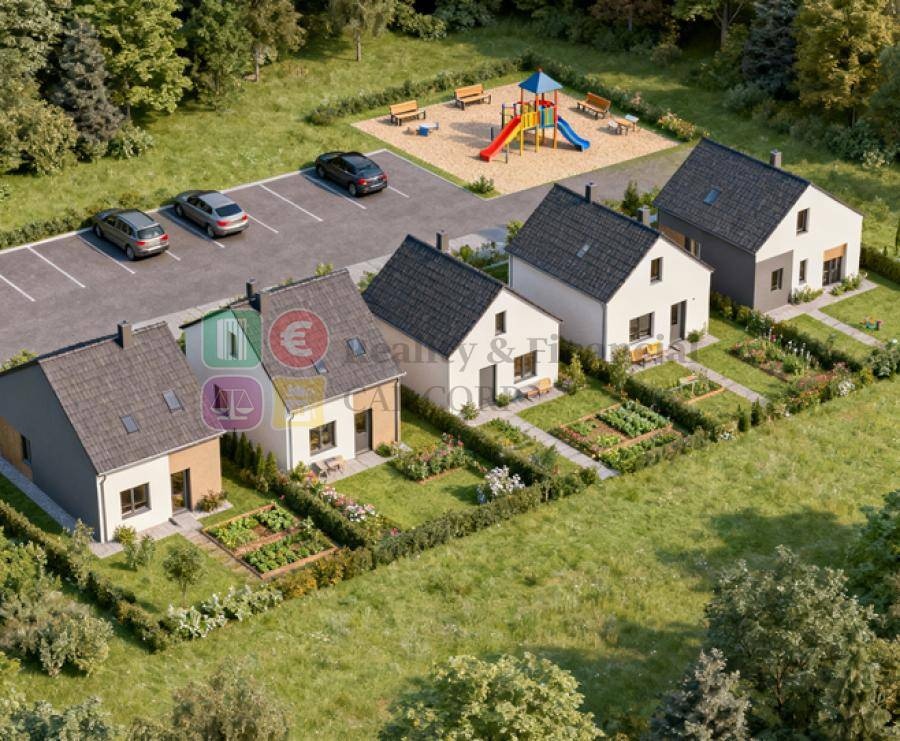 Predaj pozemky 7998 m2, Nitra- Čermáň, šírka 37m, všetky IS