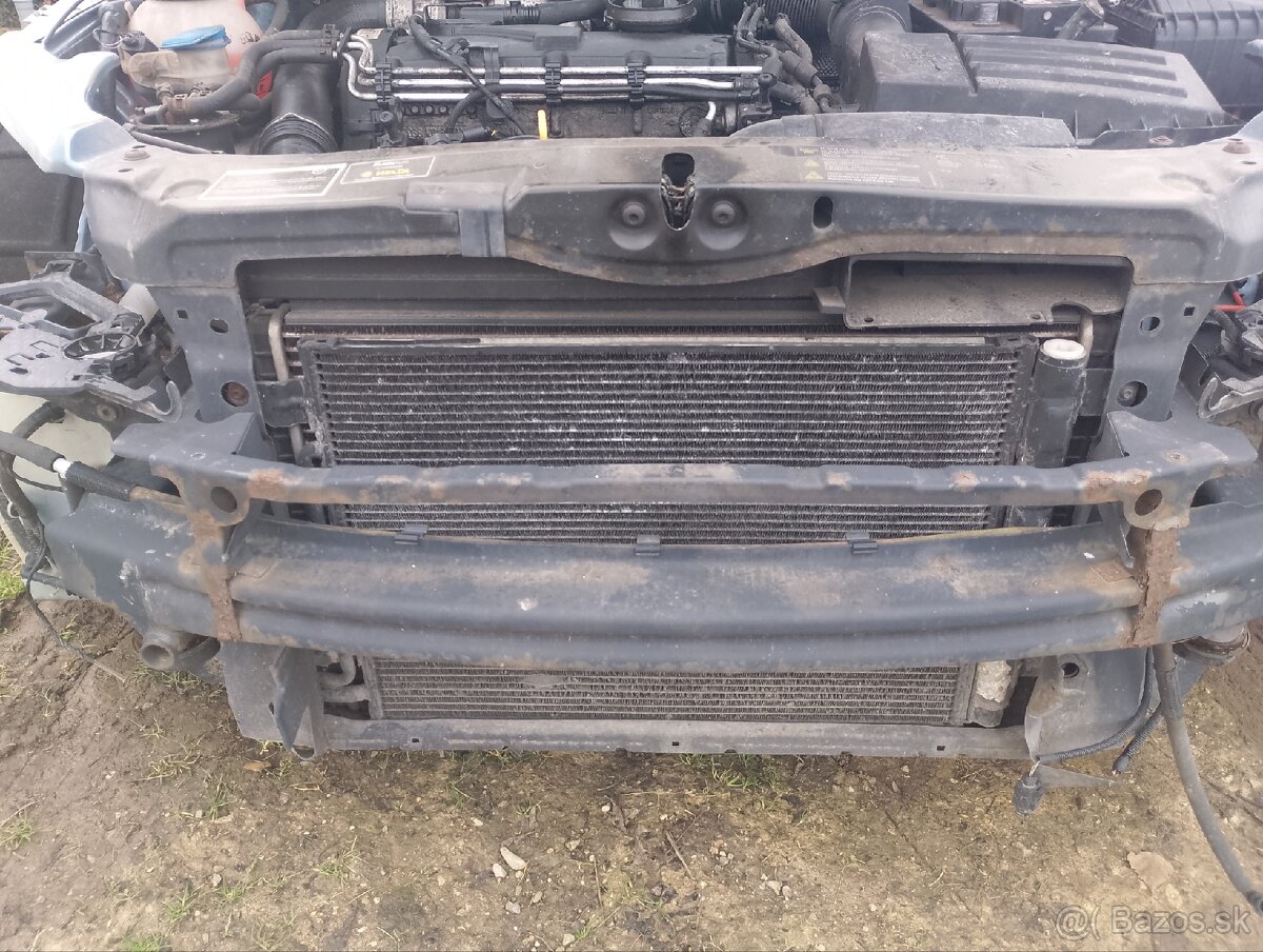 Octavia 2 combi chladičová stena