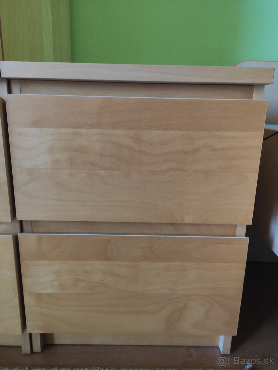 Nočný stolík IKEA