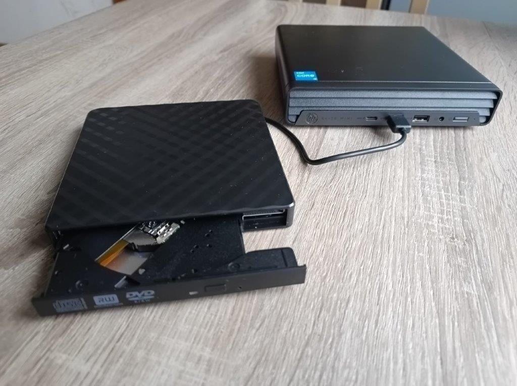 HP Elite Mini 600 G9 Jet Black - zaruka 11/2027+DVDRW mechan
