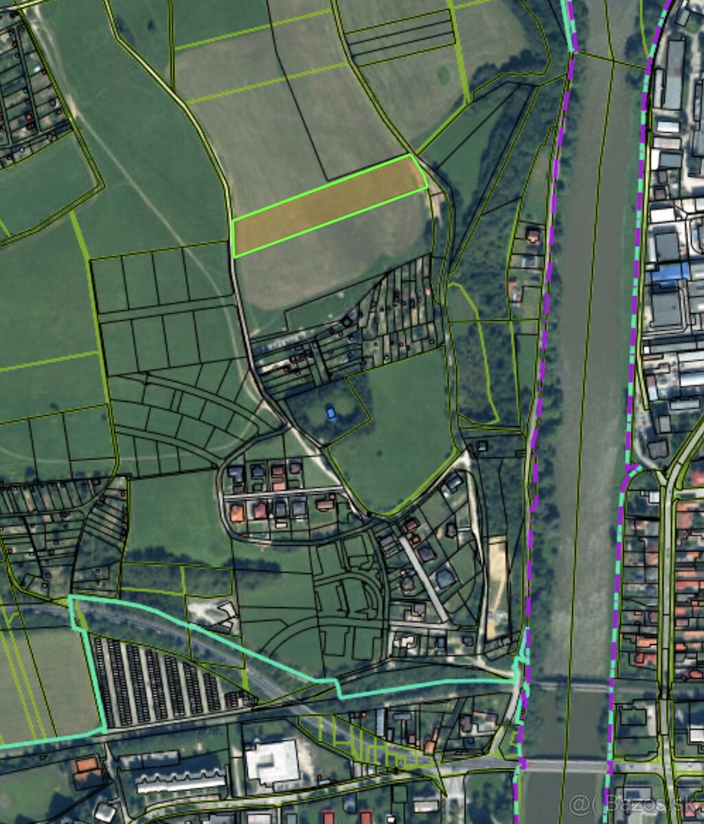 Pozemok neďaleko centra Dolný Kubín - 8649m2