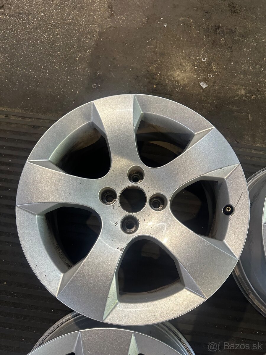 Predam Elektrony na PEUGEOT 4x108 r17