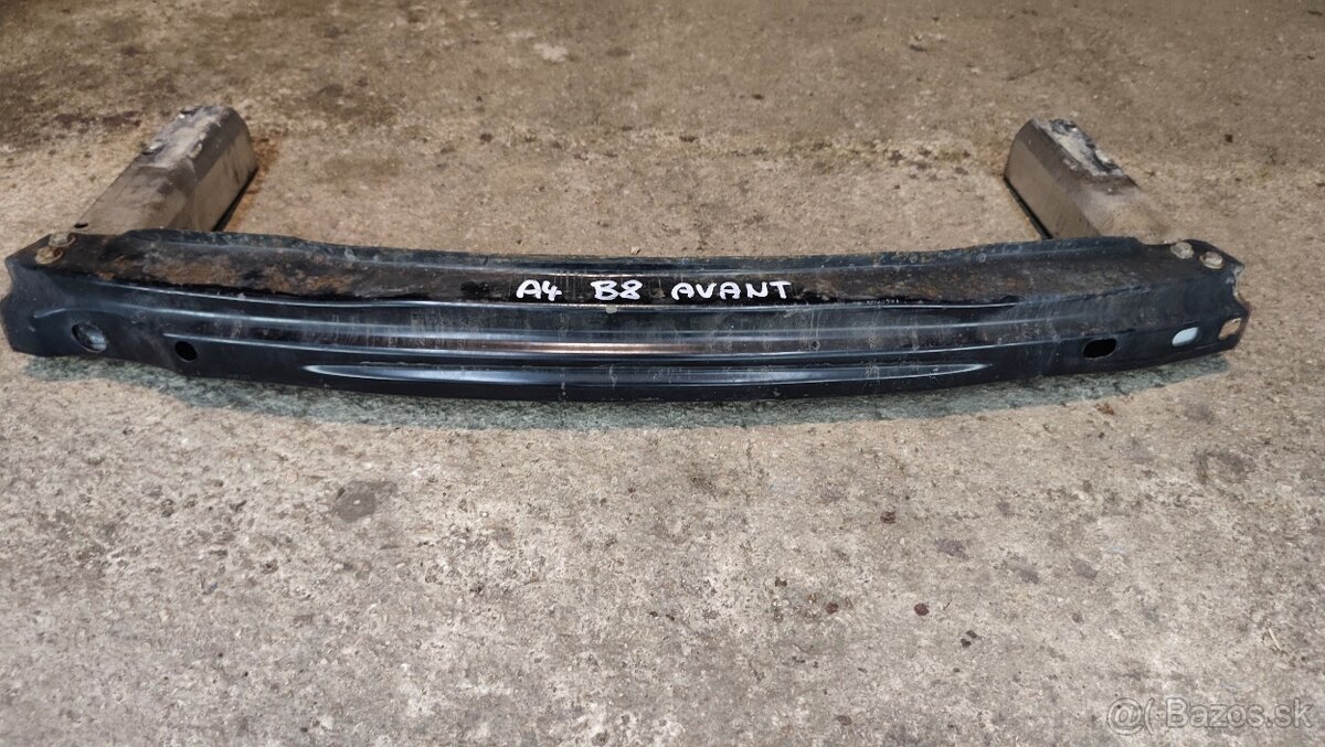Zadna vystuha Audi A4 B8