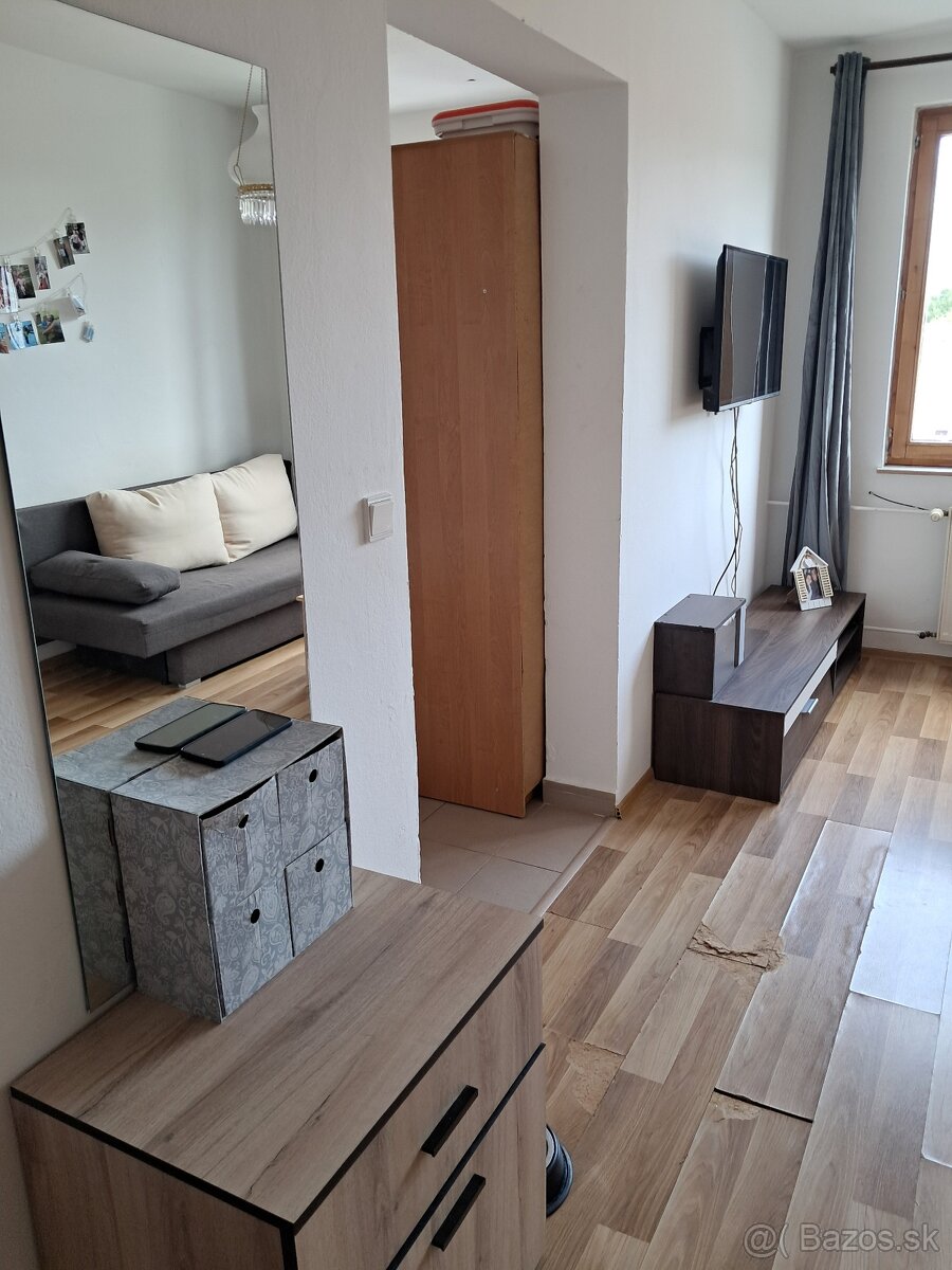 PRENÁJOM 1 izb. bytu 31 m2, Necpaly, Prievidza