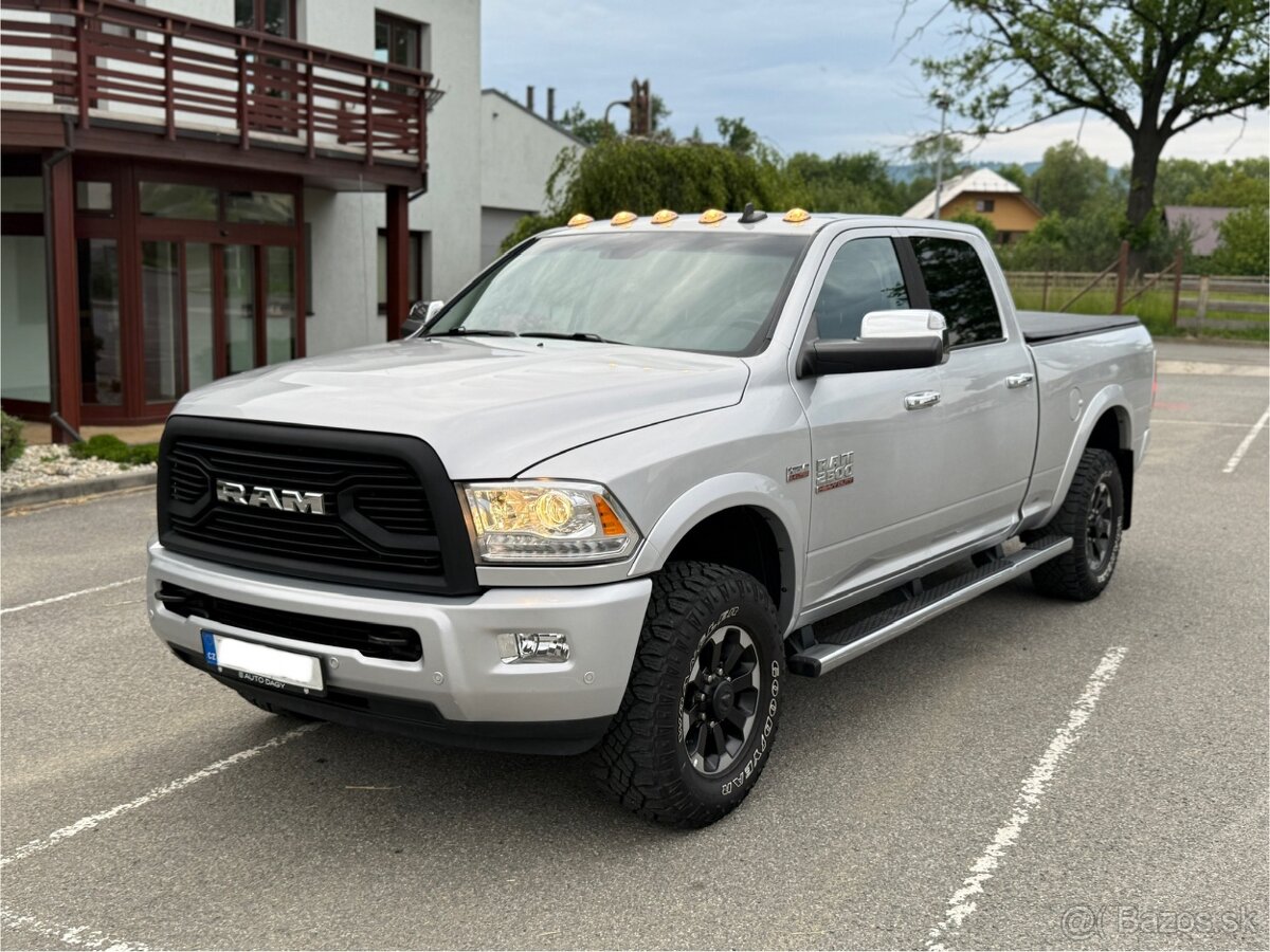 Dodge RAM 2500 HEAVY DUTY 6.4 V8 HEMI –Laramie—2016–