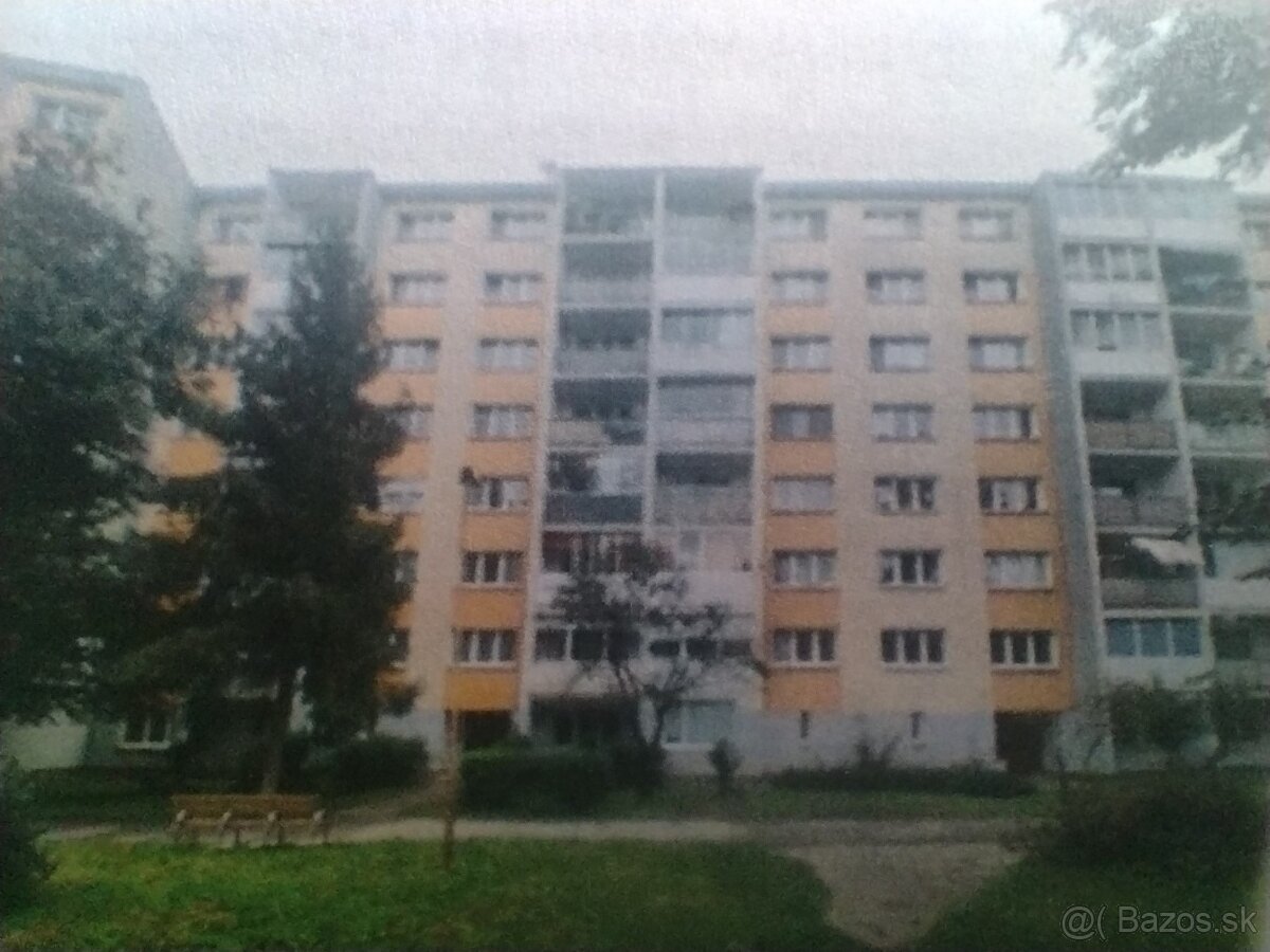 Na predaj 3-izbový byt, 65 m² (balkón, kumbál, pivnica)