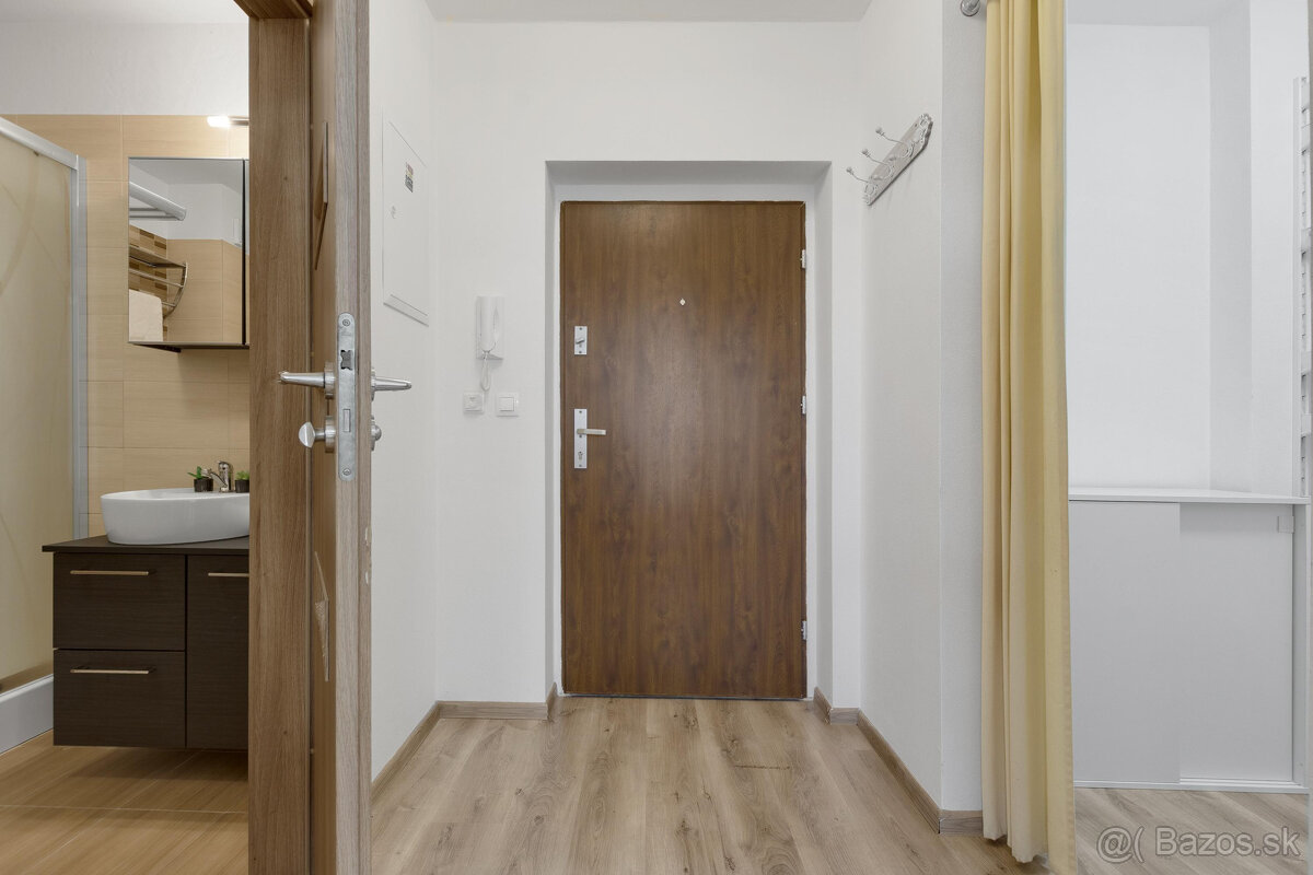 SENEC – NA PREDAJ 1 izbový byt (garsónka) s terasou, záhradk
