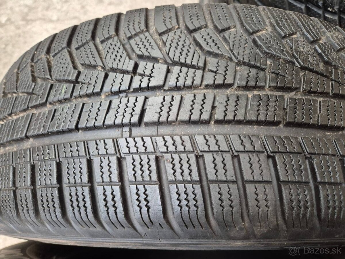 225/60 r17 zimné 4 ks HANKOOK dezén 7,4 - 5,6 mm