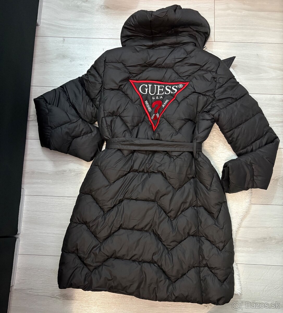 Cierna zimná kabelka guess