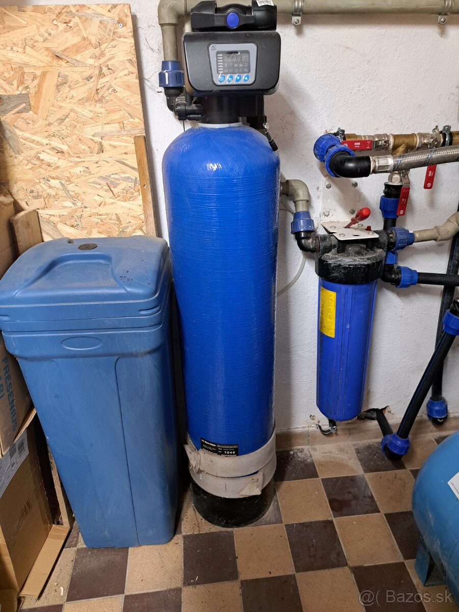 Úpravňa vody, zmäkčovač vody s automatickou regeneráciou