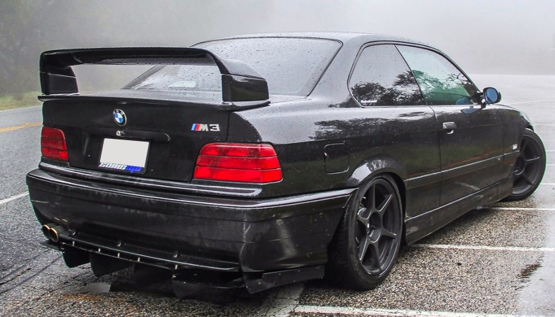 4-dielne GT kridlo BMW E36