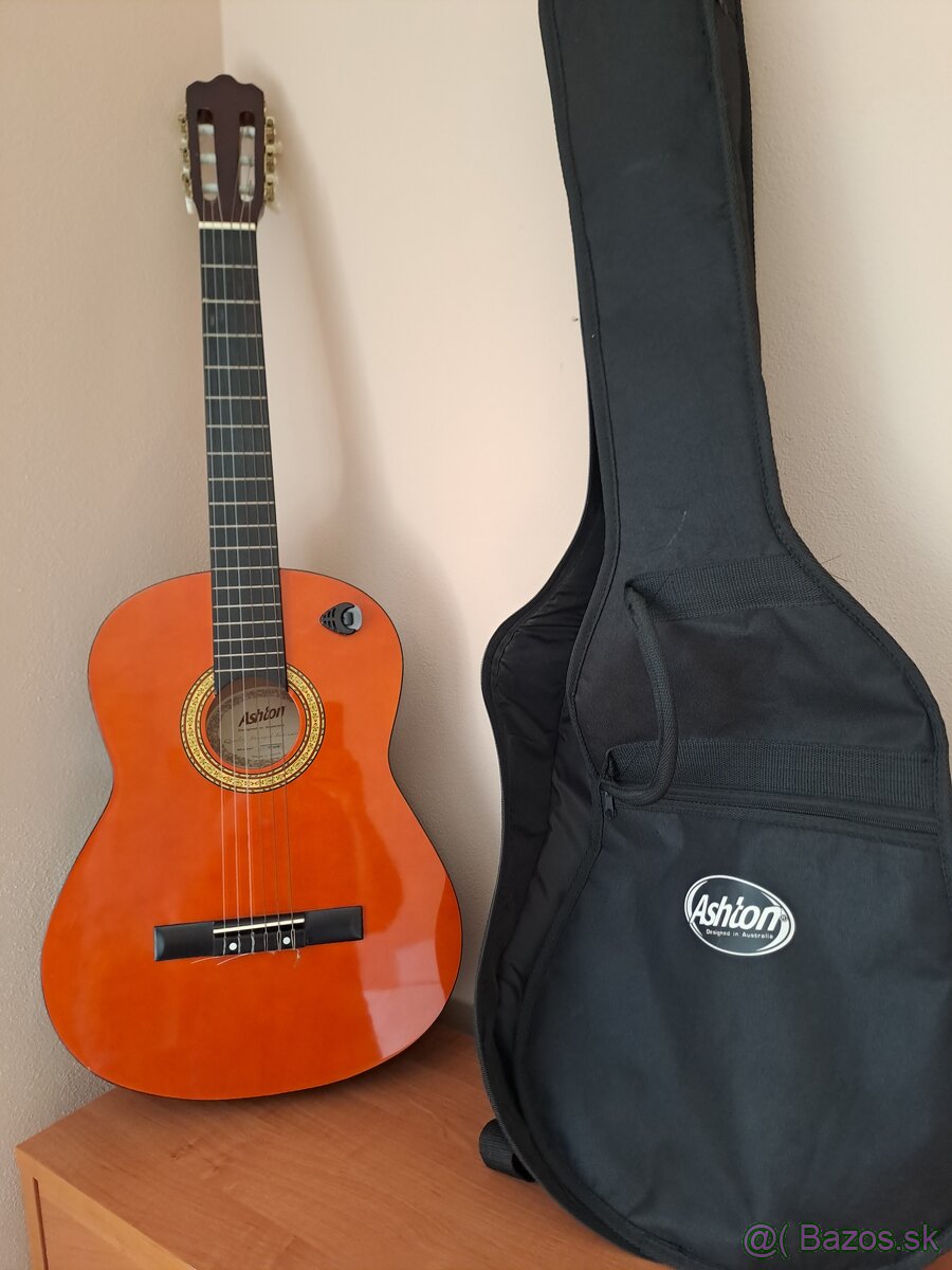 Akustická gitara