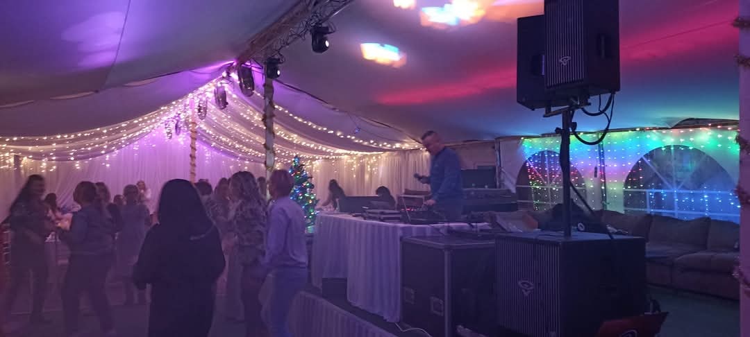 DJ, moderátor a heligonkár 3V1